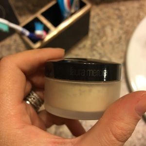 Laura Mercier Mini setting powder